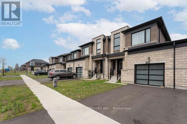 Building Photo - 203 HUNTINGFORD Trl