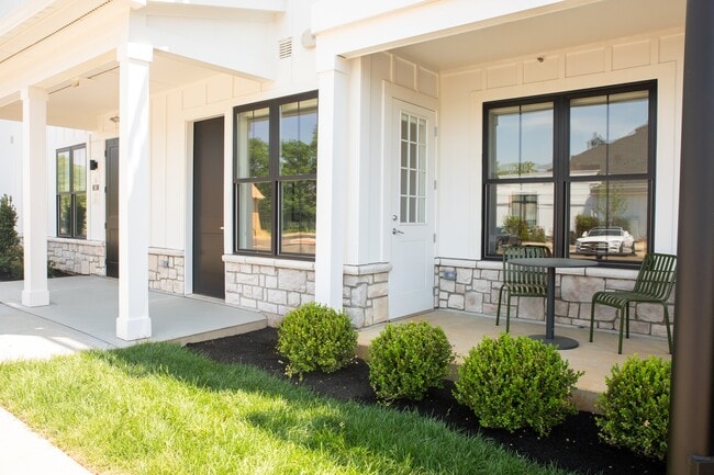 Building Photo - Livana Colts Neck