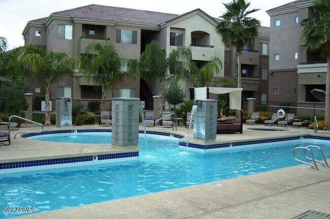 Foto del edificio - 18416 N Cave Creek Rd