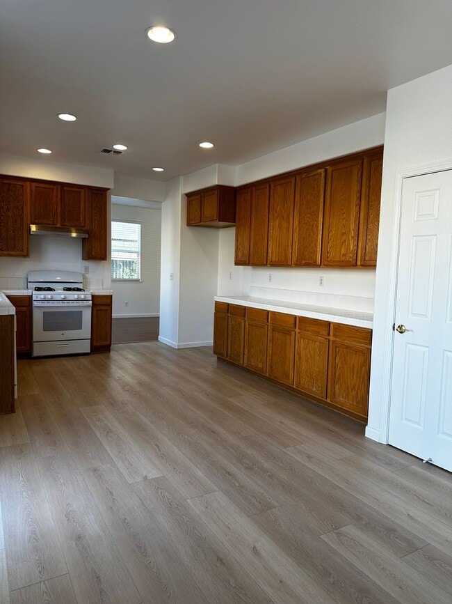 Building Photo - Looking for a Great Place to live?
