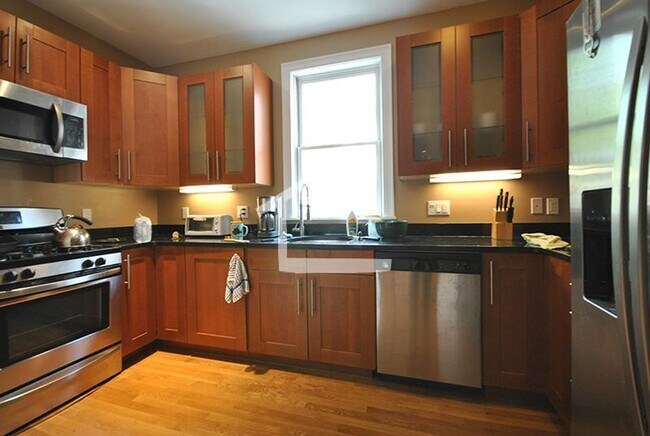 Photo - 1588 Beacon St Apartment