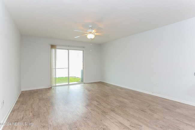 Foto del edificio - 8259 Rigel Rd
