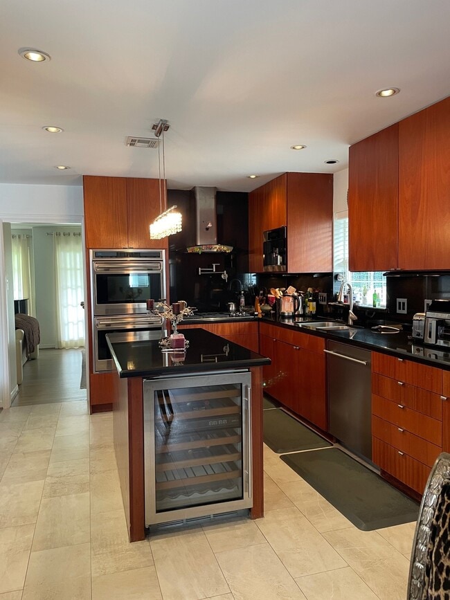 Foto del edificio - 5232 Piping Rock Ln