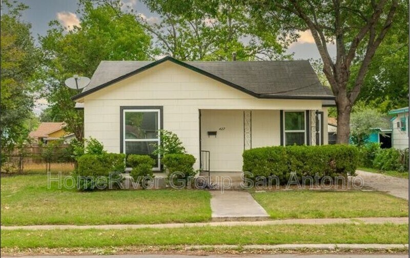 Primary Photo - 427 Jennings Ave