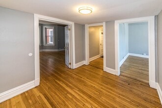 Interior Photo - Vandy House