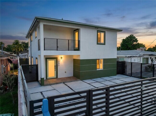 Foto del edificio - 1886 NW 68th St