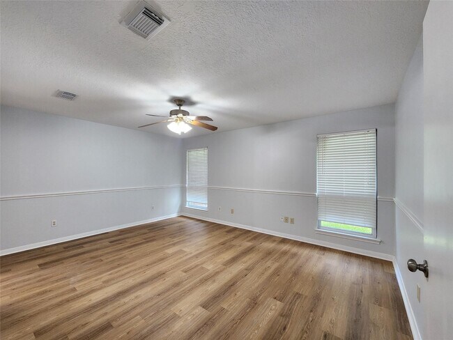 Foto del edificio - 8534 Dawnridge Dr