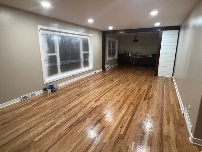 Foto del edificio - 12511 Jackson Ave