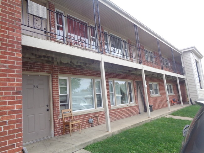 Building Photo - 1340 N Main St