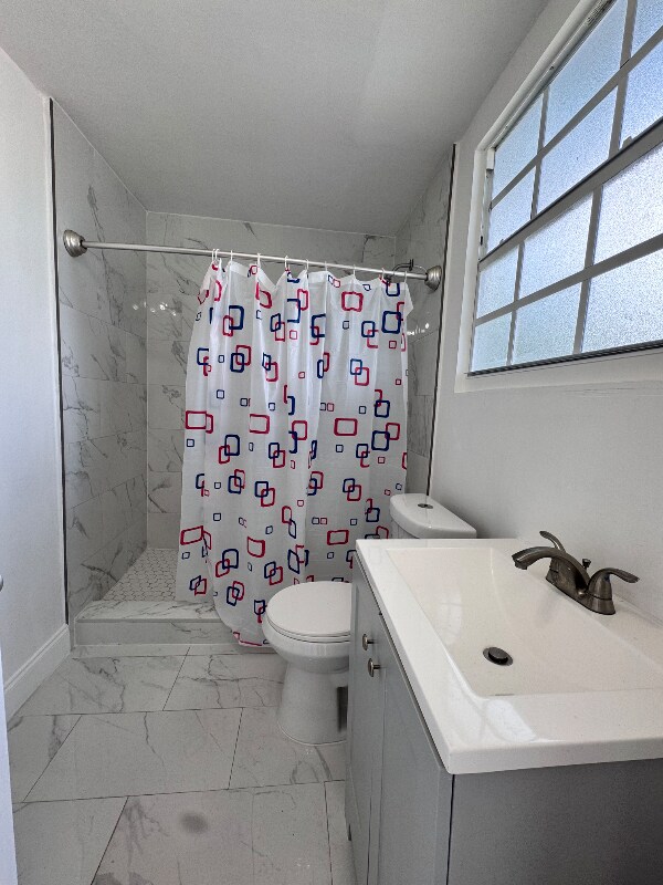 Foto del edificio - 276 E 12th St