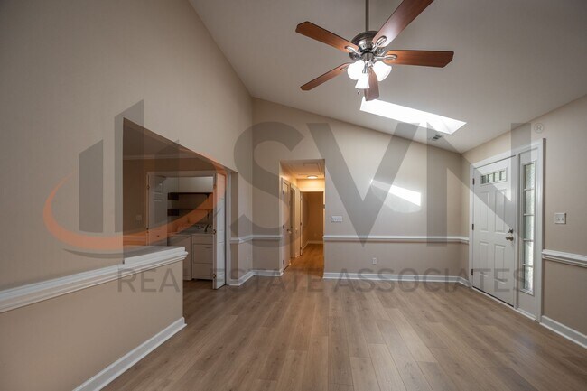 Foto del edificio - 5500 Fortunes Ridge Dr