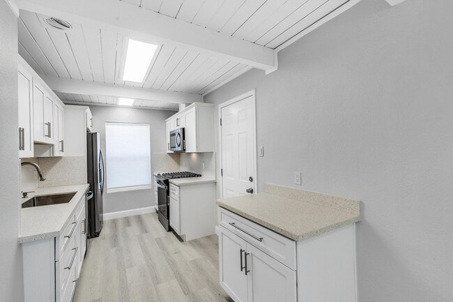 Foto del edificio - 1167 Holmes Ct