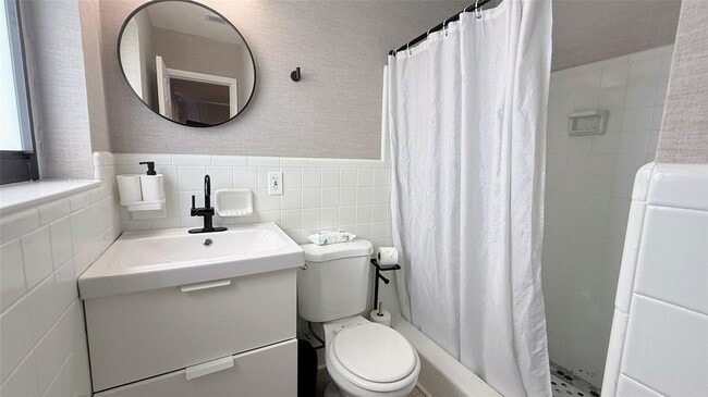 Building Photo - 433 NW 15th Way