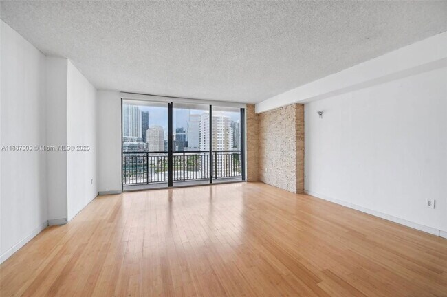 Foto del edificio - 540 Brickell Key Dr