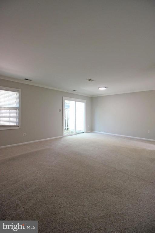 Building Photo - 6530 Yadkin Ct