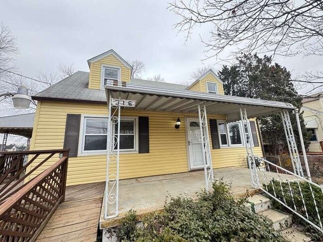 Building Photo - 316 Holy Cross Rd