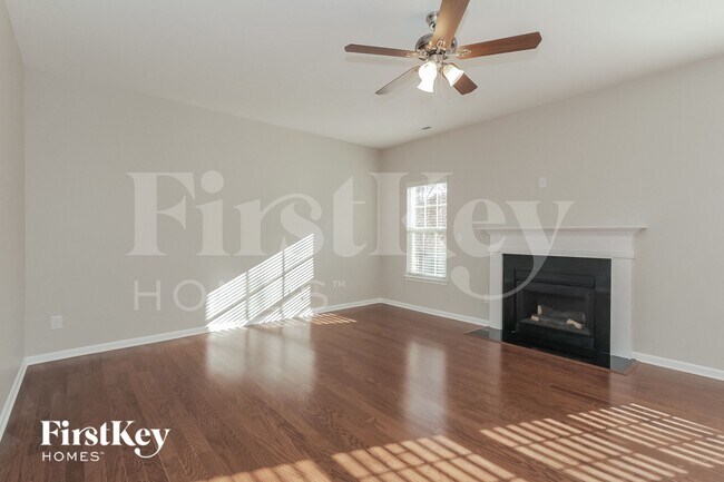 Foto del edificio - 2266 Isaac St