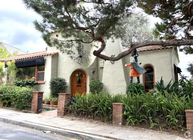 Building Photo - 2272 Silver Ridge Ave