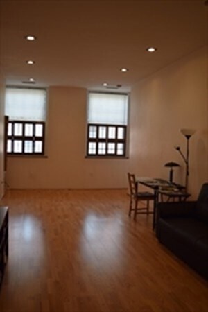 Foto del edificio - 10 Weston Ave