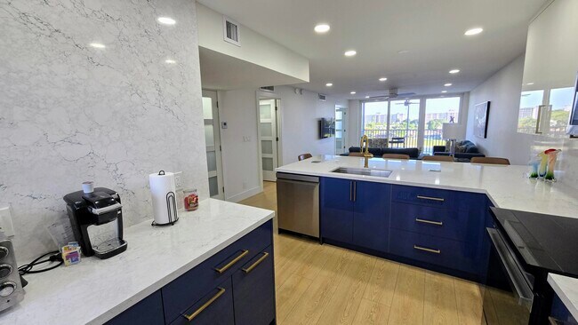 Foto del edificio - 3150 N Course Ln
