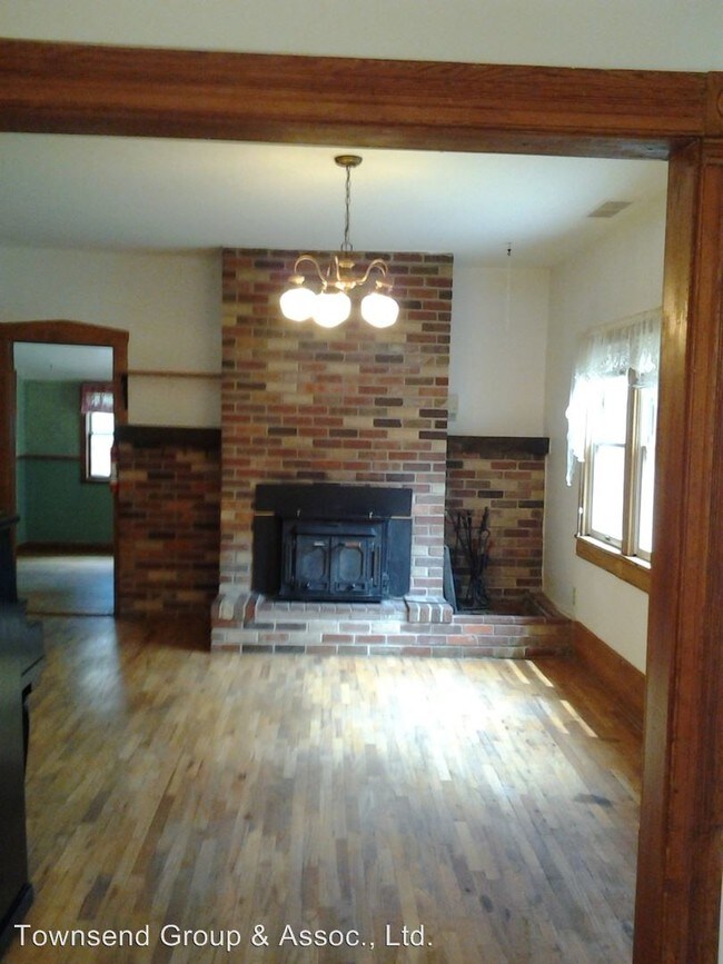 Building Photo - 2 br, 1 bath House - 2414 W Pikes Peak Avenue