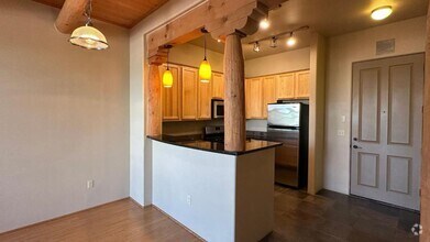 Building Photo - 1405 Vegas Verdes Dr