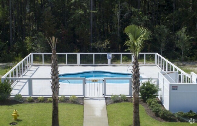 Building Photo - 29 Lighthouse Pointe Blvd