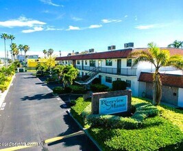 Building Photo - 200 St Lucie Ln