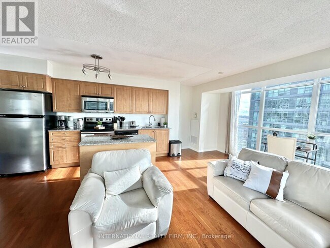 Building Photo - 209-1209 Fort York Blvd