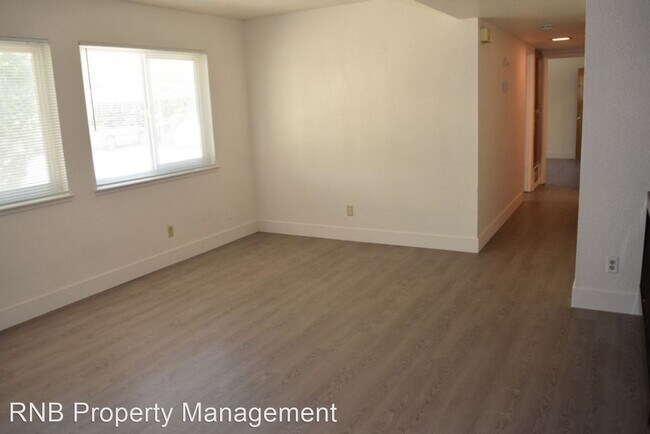 Building Photo - 2340 Villanova Cir