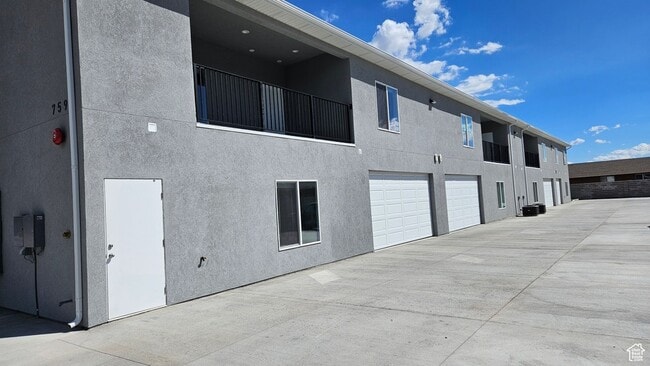 Building Photo - 759 S 500 W