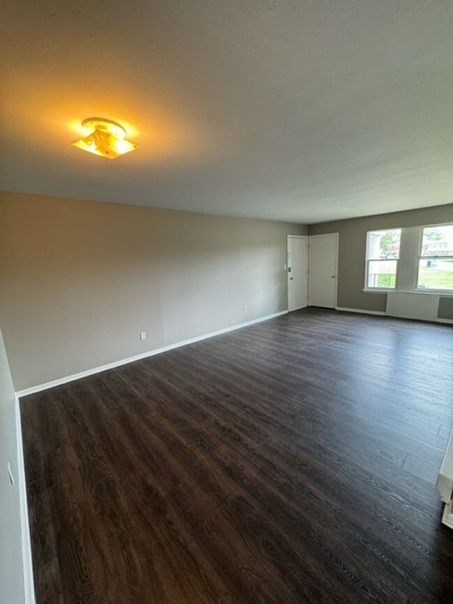 Building Photo - 6305 Nina Dr