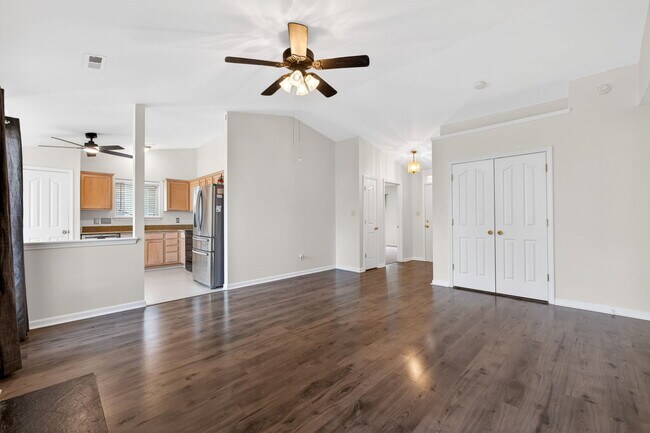 Foto del edificio - 4352 Bubbling Brook Ct