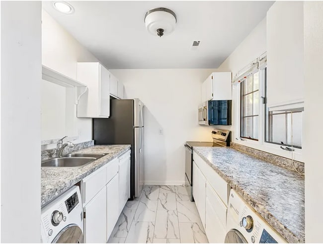 Foto del edificio - 1586 Garden Ct