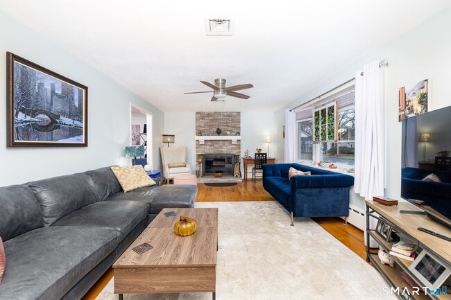 Foto del edificio - 14 Haynes Rd