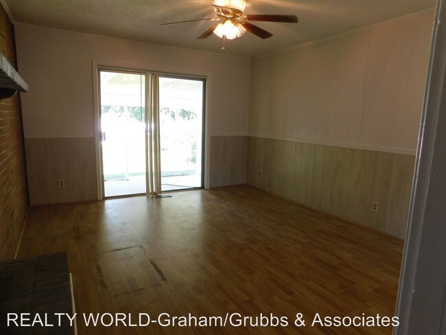 Building Photo - 3 br, 2 bath House - 505 Turnpike Road