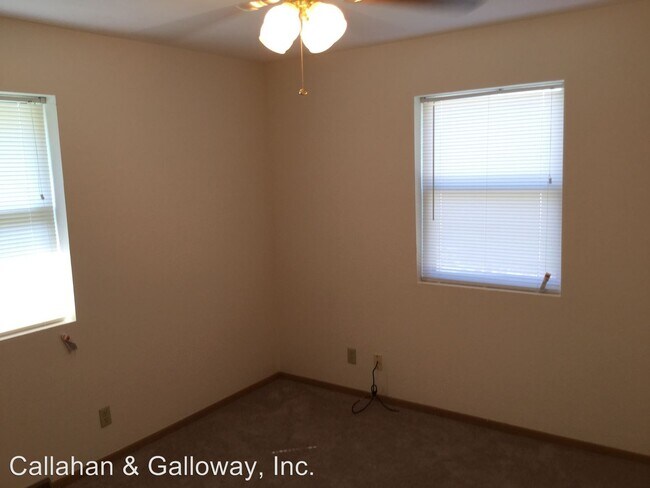 Building Photo - 3211 Elm Grove Dr