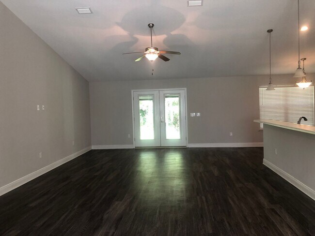 Building Photo - Beautiful 4BR/3BA Home in Perdido Bay Coun...