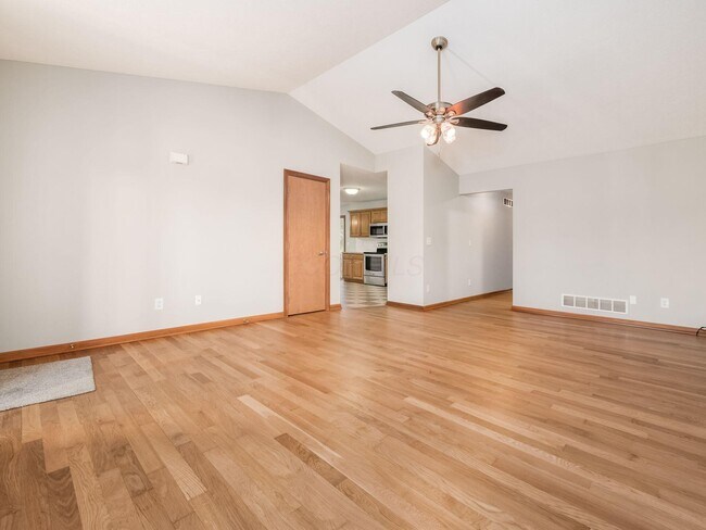 Foto del edificio - 532 Radcliff Dr