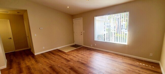Foto del edificio - Adorable Single Story home with 3 bedroom ...