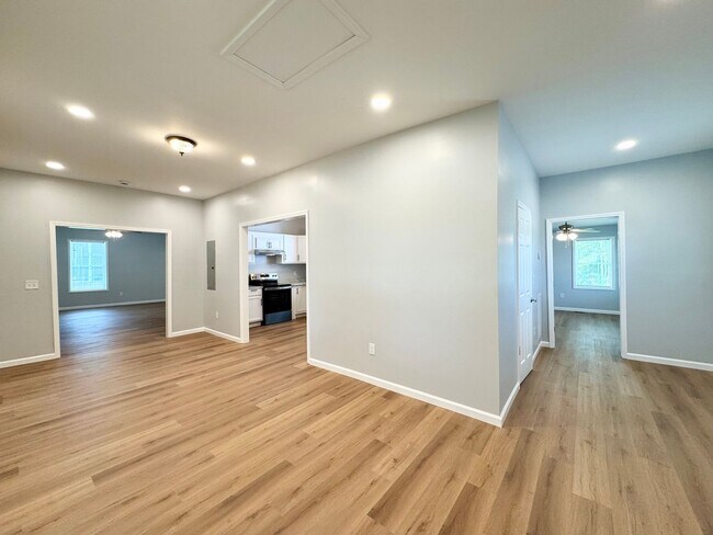 Foto del edificio - Your search ends here! Rent today!!