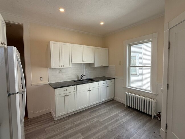 Building Photo - 93 Sydney St