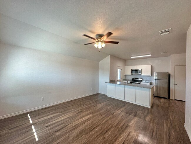 Foto del edificio - 1821 Clovis Dr