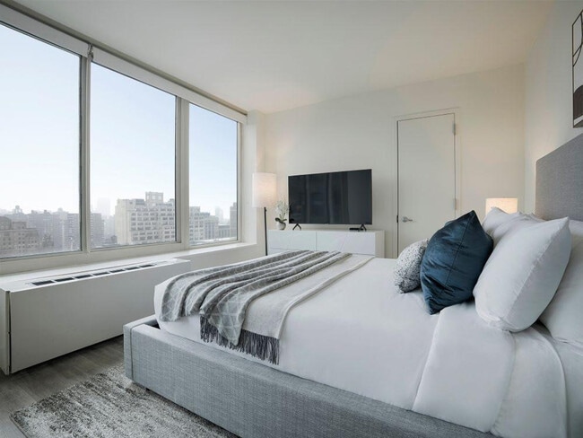 Building Photo - 5 Pennsylvania Plaza