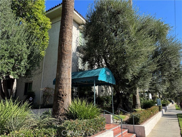 Foto del edificio - 985 E California Blvd