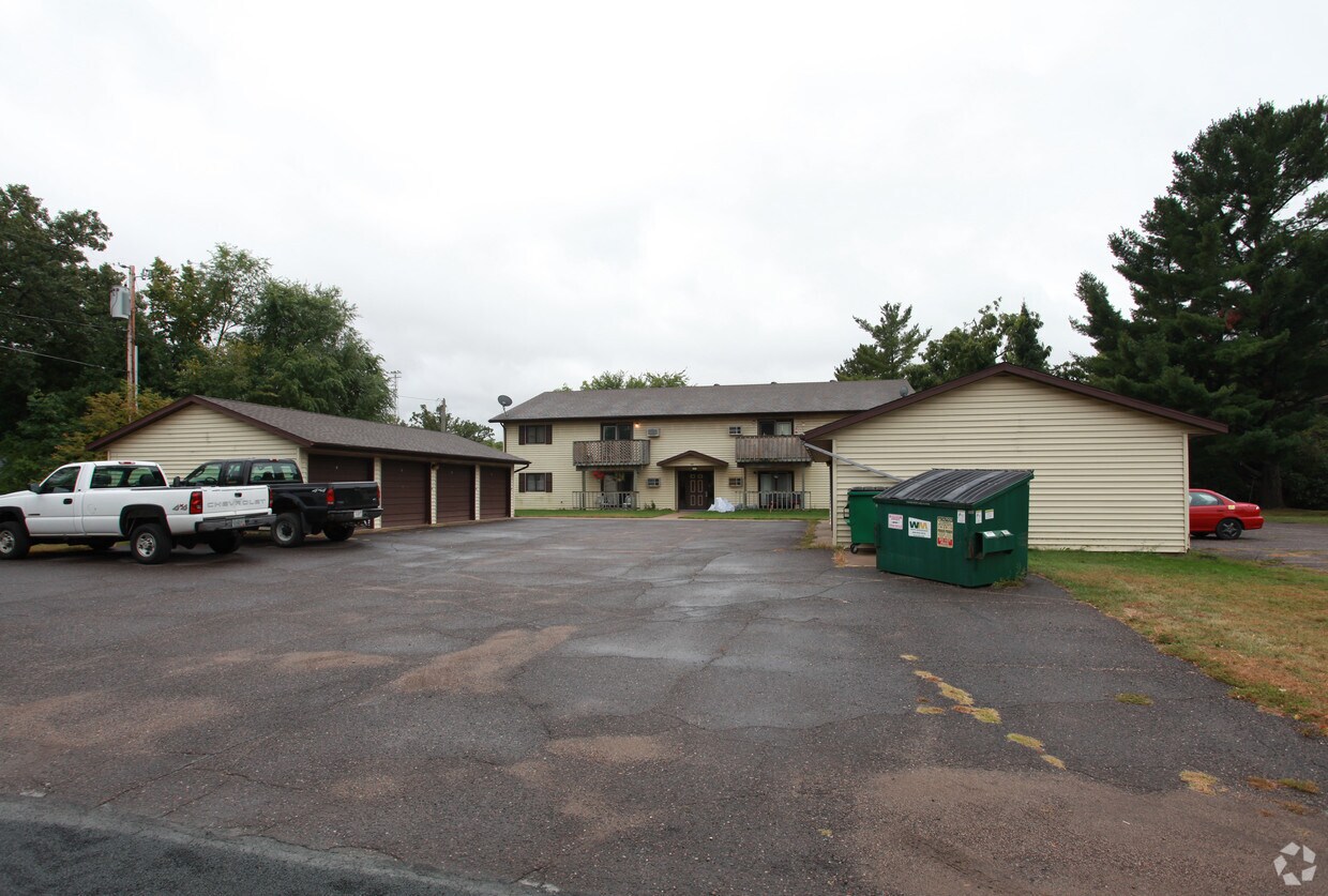 308 7th Ave, Osceola, WI 54020 Apartments in Osceola, WI