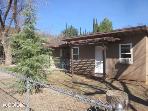 Building Photo - 1347 Hillcrest Dr