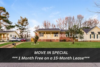 Building Photo - 1107 Highland St