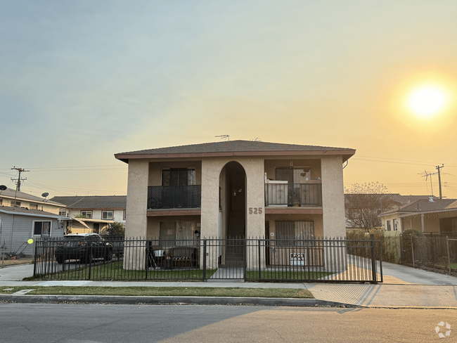 Building Photo - 525 Jacmar Dr
