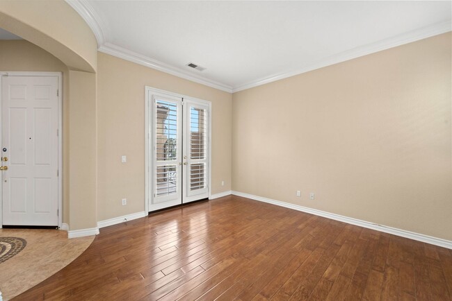 Foto del edificio - Beautiful & Spacious Single Level Eastlake...